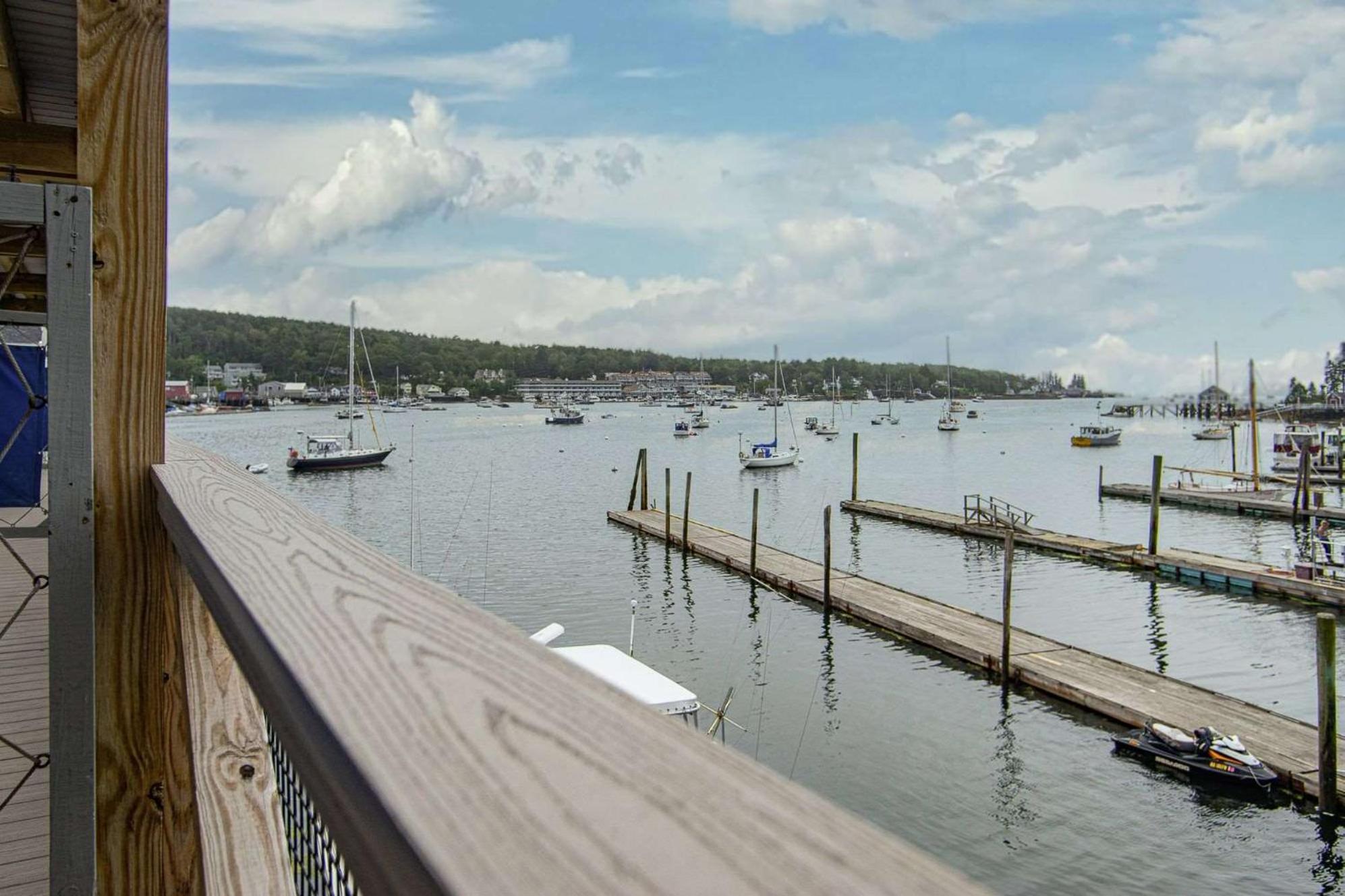 Fisherman'S Wharf Inn Boothbay Harbor Exterior photo